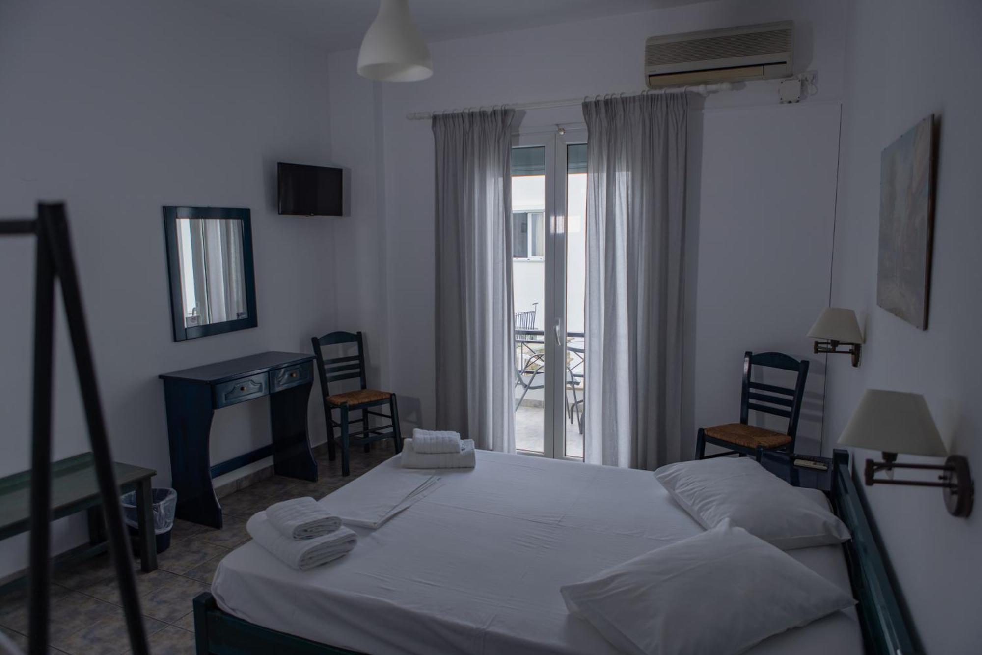 Soula Rooms Tinos Exterior photo